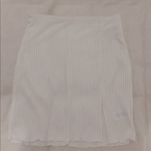 NEW Shop Resurrection Cali 2-Piece Set in White 🌻 - Picture 7 of 7